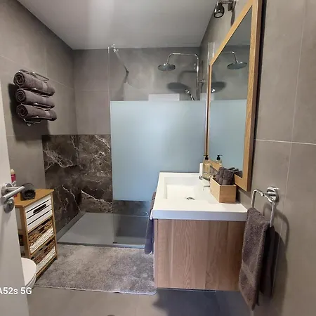 Highrise Madalenas דירה *