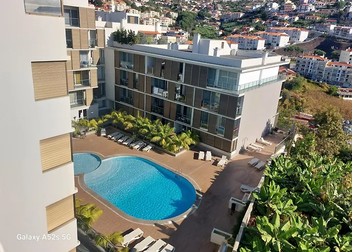 Highrise Madalenas 아파트